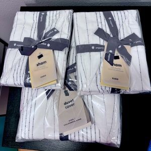 West Elm Organic cotton King Duvet cover and 2 Euro shams NWT
